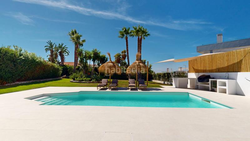 Foto 96d7e82f-7d54-4d89-84e9-4c1bd034c431. Casa con parcheggio piscina in Guadalobón Estepona