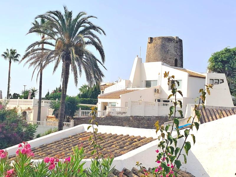 Foto 77c0e08f-f659-4c49-8b7b-92e88b00e00c. Casa adossada amb aparcament piscina a Bahía Dorada Estepona