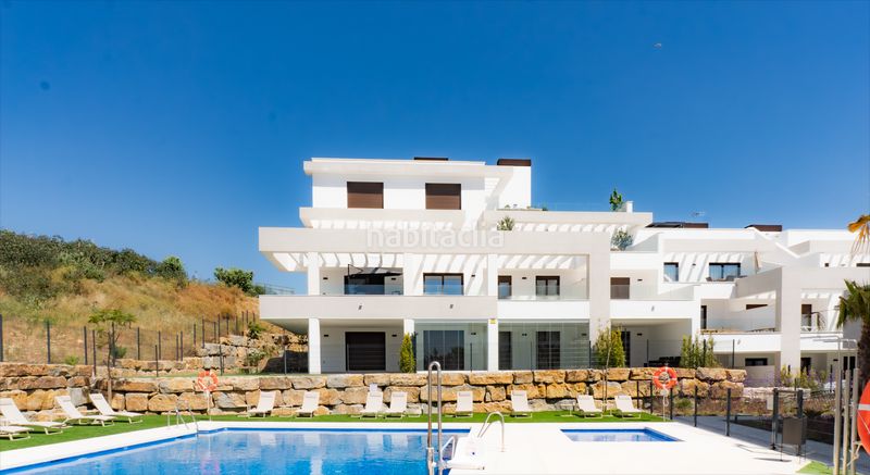 Foto ae3465da-6ba9-432a-aed5-bce615db2f61. Àtic amb aparcament piscina a Bahía Dorada Estepona