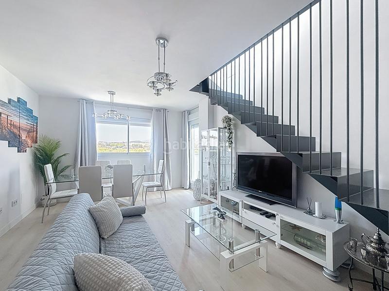 Foto c17fa569-86a5-43c4-bca3-8a8acf1c8338. Attico con parcheggio piscina in Centro Estepona