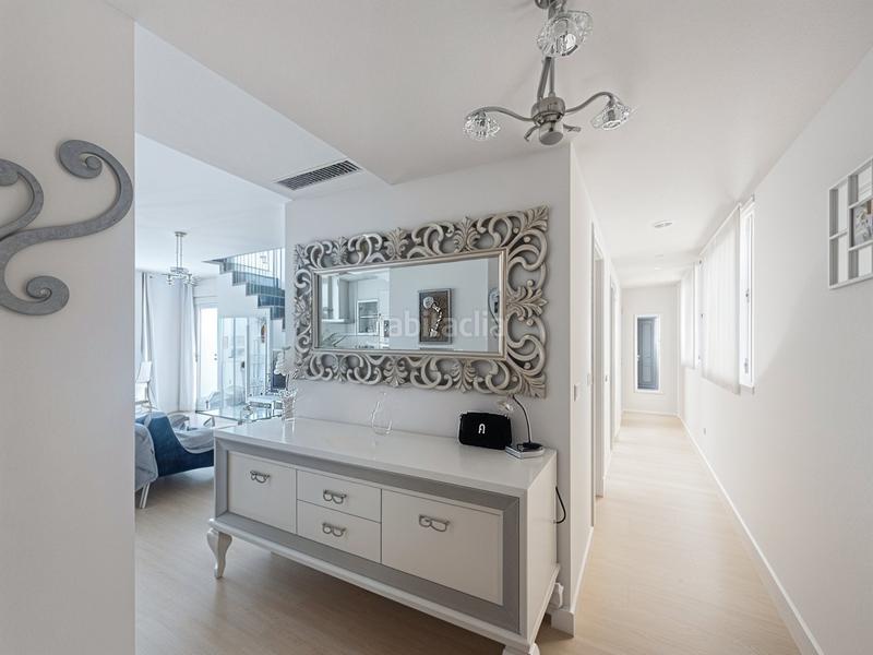 Foto ef867d38-3f36-4972-bac3-8afd6c5b249f. Attico con parcheggio piscina in Centro Estepona