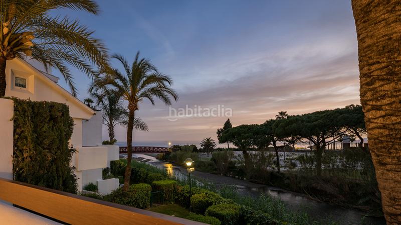 Foto 22c9b2a0-5808-43f3-ac42-fbd991bbf423. Apartamento vivienda de 6 dormitorios totalmente renovada en primera línea de playa con vistas panorámicas al mar este en Marbella