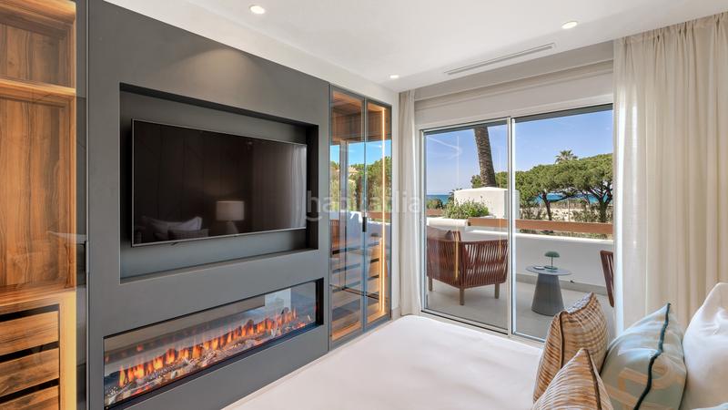 Foto 5554164b-e97d-4763-961a-99655f7ad6d6. Apartamento vivienda de 6 dormitorios totalmente renovada en primera línea de playa con vistas panorámicas al mar este en Marbella