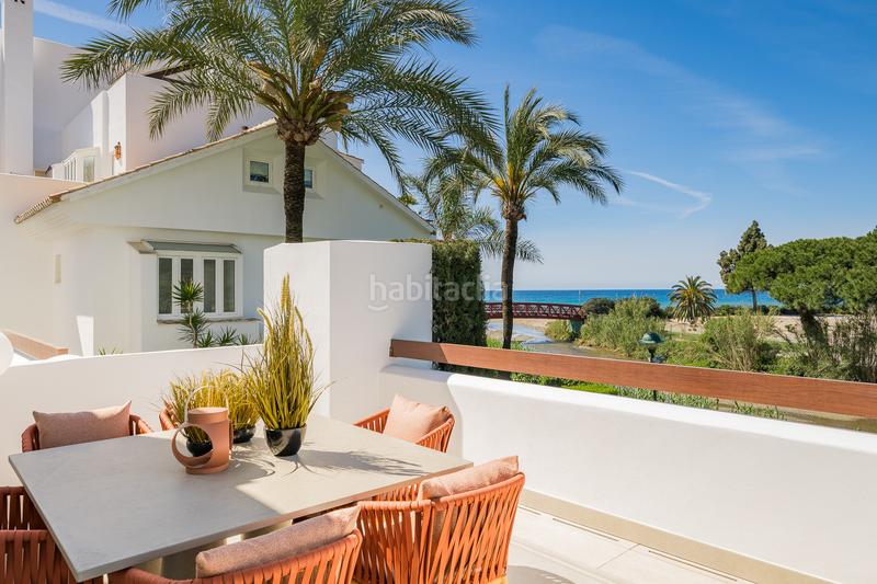 Foto 6dea5af6-df88-4104-ab04-5e8392bdc57d. Apartamento vivienda de 6 dormitorios totalmente renovada en primera línea de playa con vistas panorámicas al mar este en Marbella