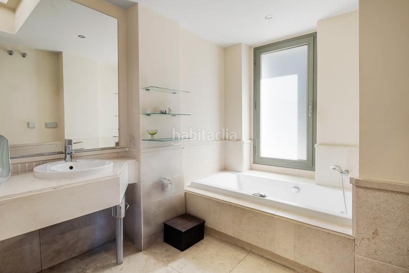 Foto 507dc376-7e8e-469c-9a58-2b04ee870a81. Ático  dúplex con piscina privada y vistas panorámicas al mar en Los Flamingos golf, en Benahavís