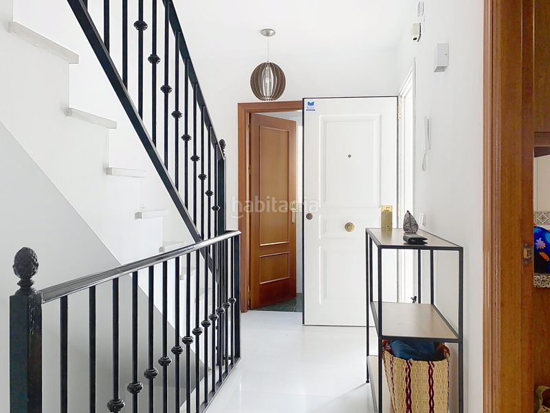 Foto 8baf9143-641f-4238-8a38-37b89d4f8f6c. Casa adossada amb aparcament piscina a Nueva Atalaya Estepona