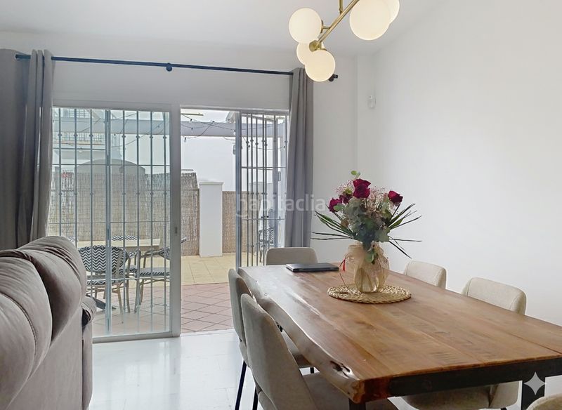 Foto 96dd3c7d-8e7d-4ebb-b108-09965eac460e. Casa adossada amb aparcament piscina a Nueva Atalaya Estepona