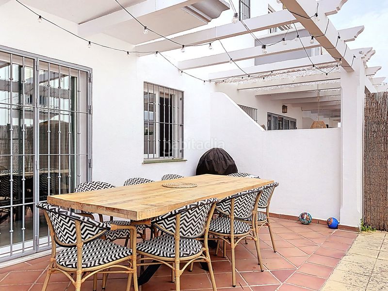 Foto 98e69e36-8986-4b6b-8312-c489b21a2955. Casa adossada amb aparcament piscina a Nueva Atalaya Estepona