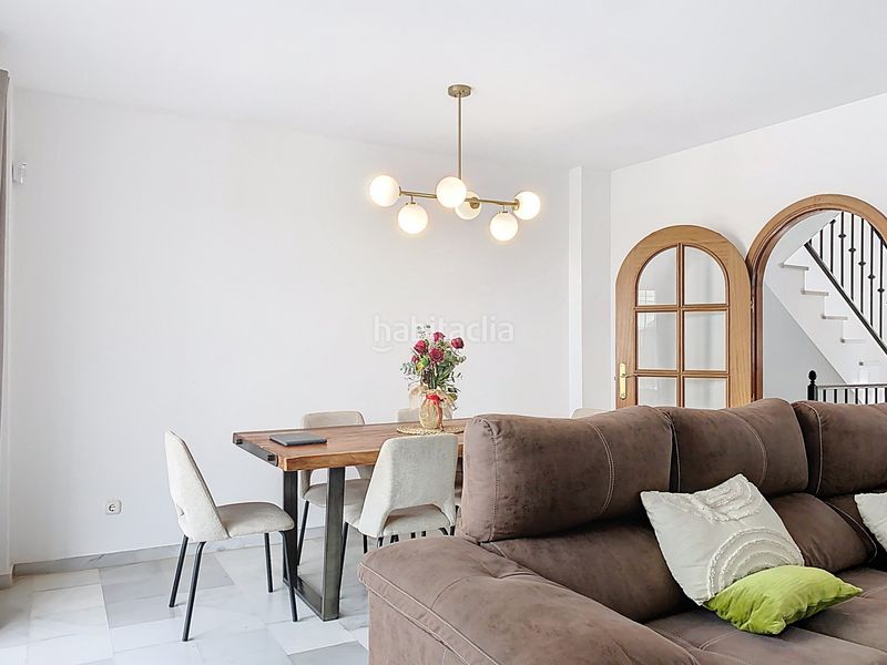 Foto a062657b-3709-4e18-bbcd-c9b3d3a19a1f. Casa adossada amb aparcament piscina a Nueva Atalaya Estepona