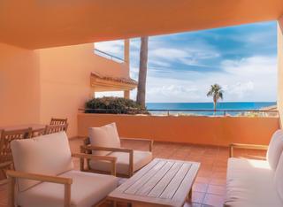 Reihenhaus in Buenas Noches. Adosado en primera línea de playa en estepona oeste  vistas al m
