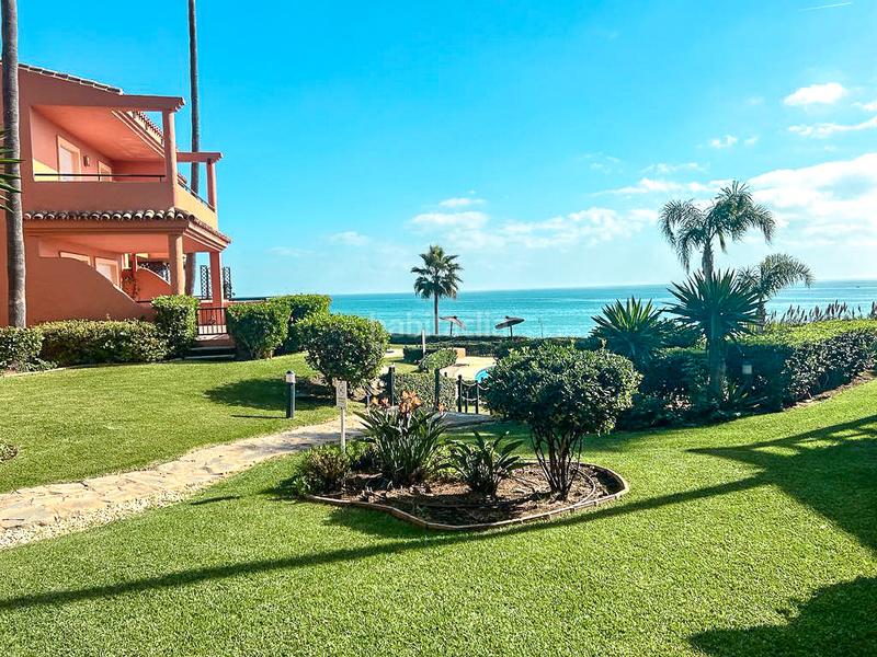 Foto 63b1d552-bbcb-482d-8740-bea80f3e3441. Casa adossada amb aparcament piscina a Buenas Noches Estepona