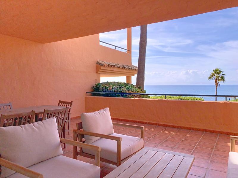 Foto b570e9cc-67a6-4745-8333-f3b54a1423cd. Casa adossada amb aparcament piscina a Buenas Noches Estepona