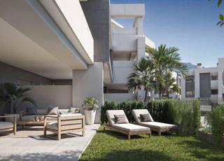 Planta baixa a La Concha - Resina Golf. Piso nuevo y listo para entrar a vivir con jardín orientado al o