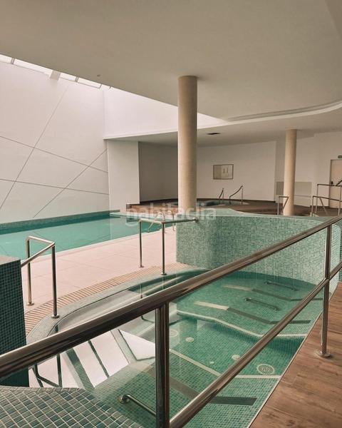 Foto 4eab041d-7cb9-4fd8-89cc-51be258298ea. Apartament amb aparcament piscina a La Concha - Resina Golf Estepona