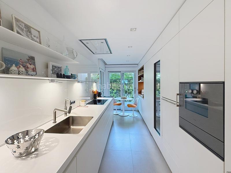 Foto e896b1c1-861c-489d-8b6b-ef9f7956cd7d. Rez-de-chaussée avec parking piscine dans Seghers Estepona