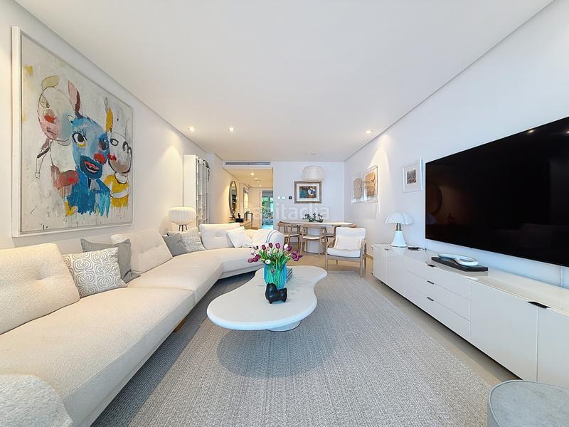 Foto f0aa2ba1-dcfa-474b-ad58-0b1285d2cd3b. Rez-de-chaussée avec parking piscine dans Seghers Estepona