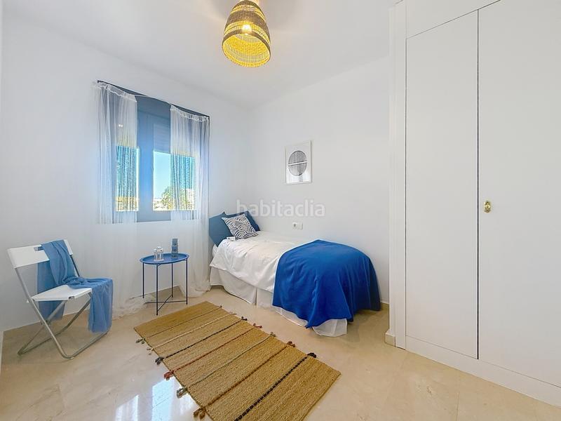 Foto 73d76154-975f-4b83-81dc-50c32720c0ee. Apartament amb aparcament piscina a puerto de Estepona Estepona