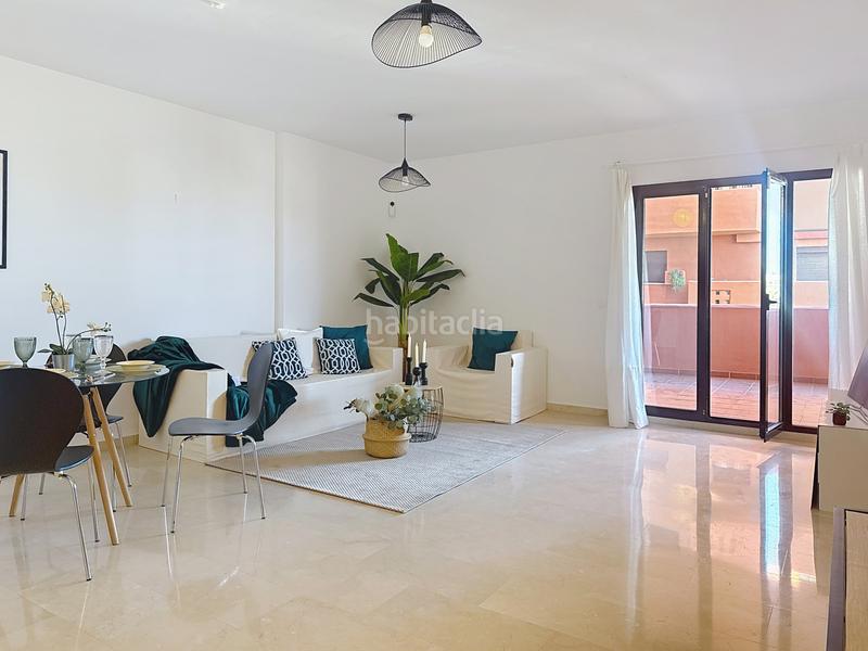 Foto 9ec6c43d-31fd-47c8-b567-19e40b5b458c. Apartament amb aparcament piscina a puerto de Estepona Estepona