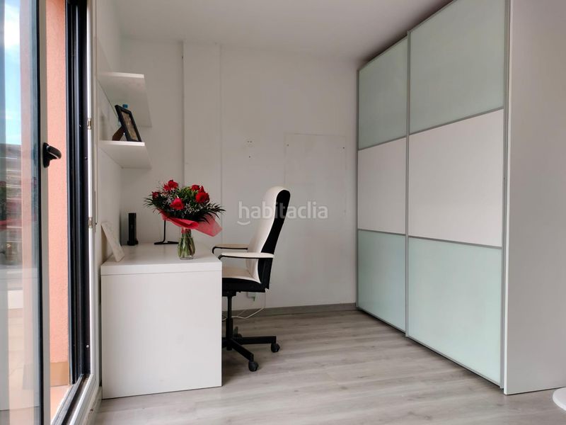 Foto 4f4f3081-82af-42f0-94f2-a5320229f554. Casa adossada amb aparcament a Can Llong Sabadell