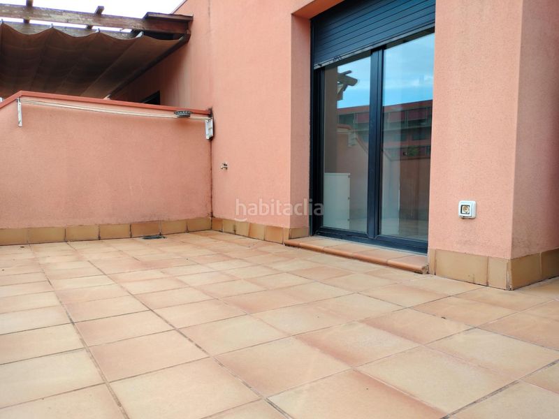 Foto 758a3135-1ffa-4679-97ac-8b666978ed65. Casa adossada amb aparcament a Can Llong Sabadell