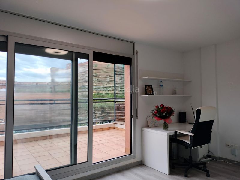 Foto 90a33617-580e-4713-90c4-3bc7bc922a66. Casa adossada amb aparcament a Can Llong Sabadell