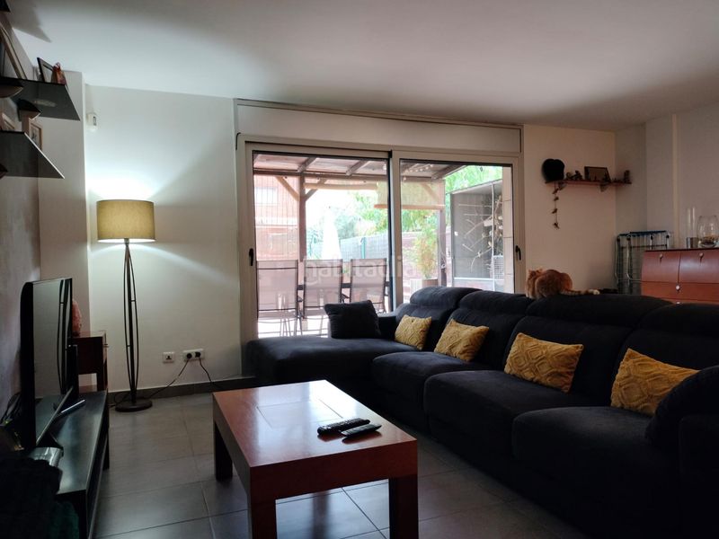 Foto d9a38ce8-24f6-414f-ae04-3f79f2a3a833. Casa adossada amb aparcament a Can Llong Sabadell