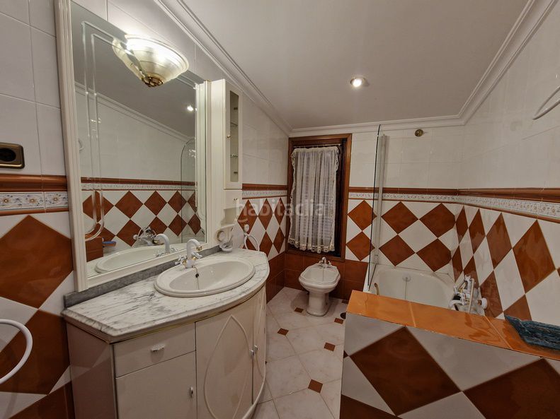 Foto 5a1ad2cb-273a-4160-8941-3173bad7c5c2. Casa amb calefacció a Carolina (La)