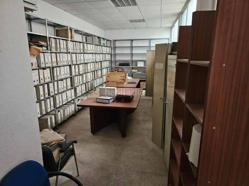 Foto 7cb7f5db-d388-4b57-a2ef-87cf3f63cb88. Local comercial localvivienda con jardin interior en Alicante