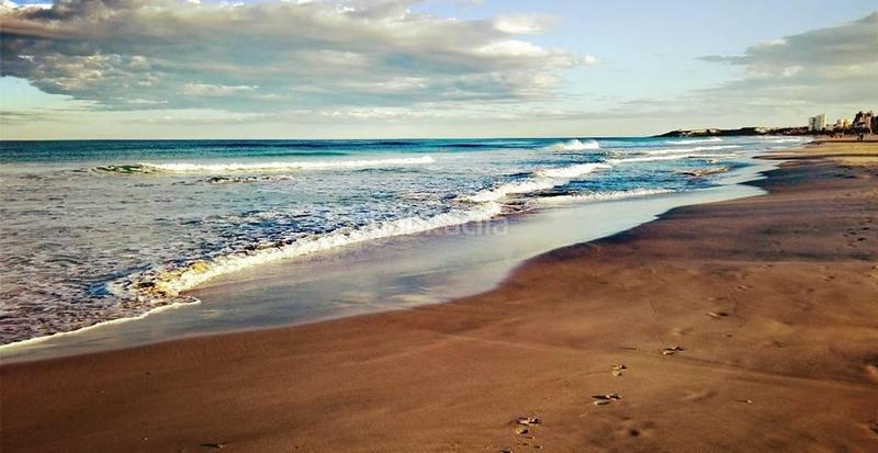 Foto 065fbb58-b281-4519-b625-bb82945b2d5c. Lloguer casa amb aparcament a Pueblo Español-Coveta Fumá Campello (el)