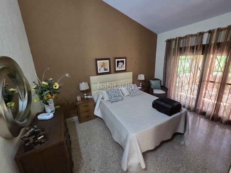 Foto 1628adcf-5fa7-40bd-aea6-aec2f7211d92. Chalet avec parking piscine dans Vistahermosa Alicante