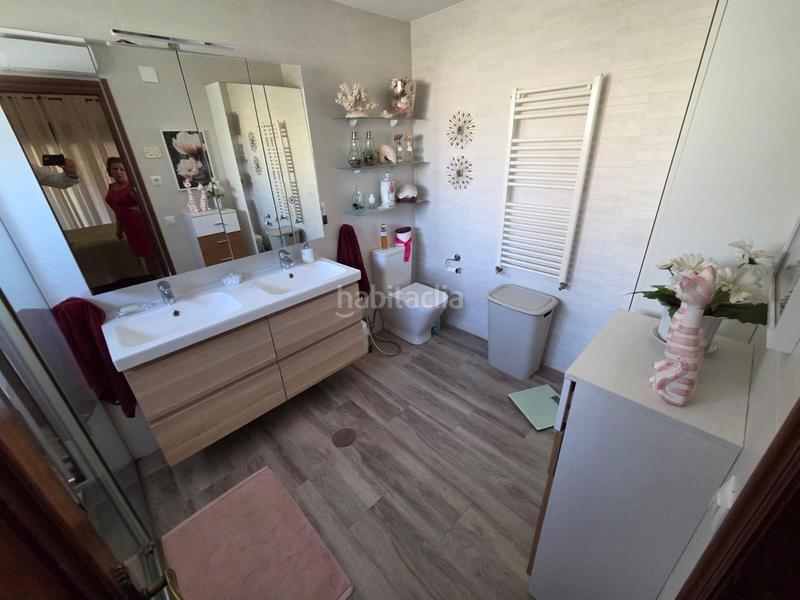 Foto 33ef55d1-14be-4744-b13d-e8abc9006348. Chalet avec parking piscine dans Vistahermosa Alicante