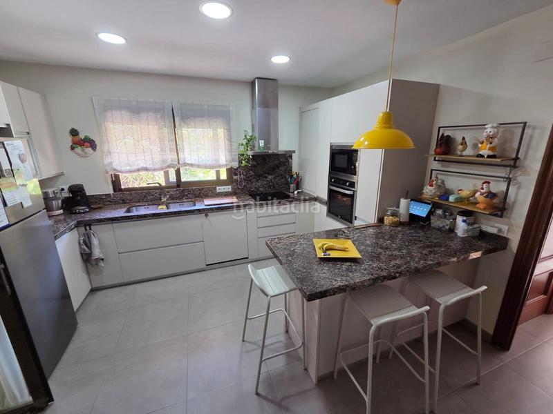 Foto a61c38d9-0bd6-42c4-9cf2-5a8517e44c9e. Chalet avec parking piscine dans Vistahermosa Alicante