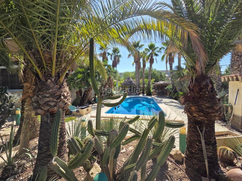 Foto acb2bfcc-63d2-462f-8ed8-da466311ae67. Chalet avec parking piscine dans Vistahermosa Alicante