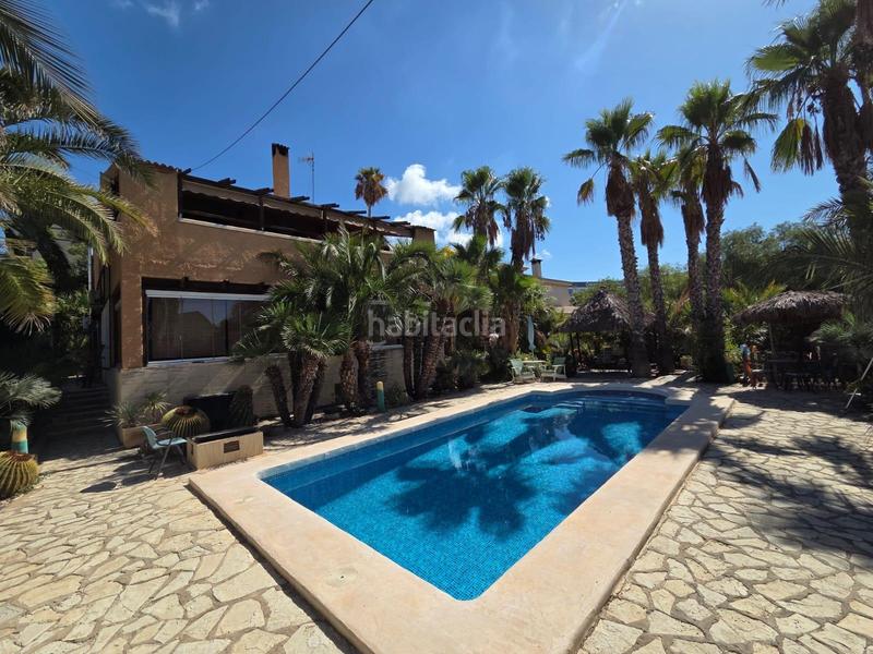 Foto c5f92cca-89a5-408a-9ef9-1af5a06705a5. Chalet avec parking piscine dans Vistahermosa Alicante
