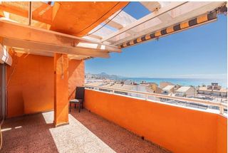 Flat in Campello Playa. Espectacular ático con vistas al mar en el campello playa