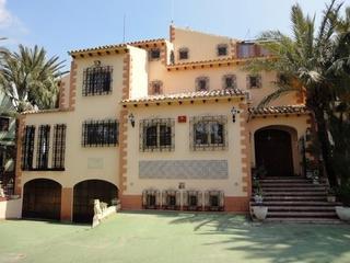 Chalet  Camino casa groga. Palacete hotel rural en san vicente del raspeig
