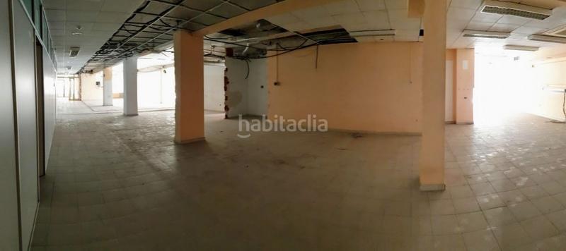 Foto 605aead5-d44a-4ecc-b92a-216e7eda9ac8. Local comercial local en entresuelo esquina apto para cualquier negocio en Alicante
