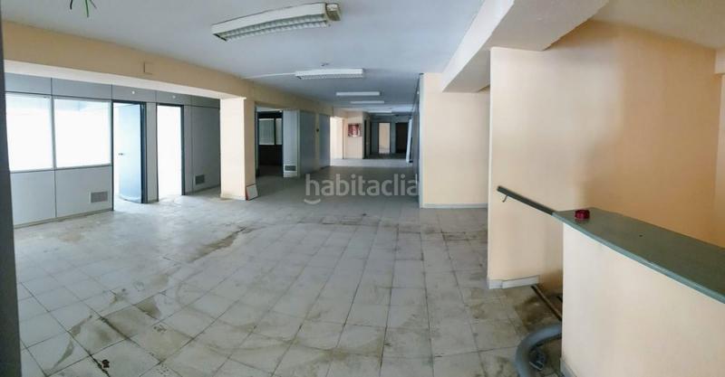 Foto cab1b630-29da-44a2-9e87-f9ff575a95ca. Local comercial local en entresuelo esquina apto para cualquier negocio en Alicante