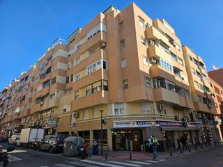 Appartement  Calle isabel la catolica. Piso frente a la comisaria de policia, con garaje subterraneo