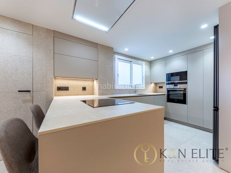 Foto 4ee947a5-3018-4b68-8169-fc005e53430f. Pis amb aparcament a Ensanche-Diputación Alicante