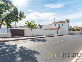 Casa  Avenida locutor vicente hipolito. Finca hist�rica dentro del entorno privilegiado de alicante golf