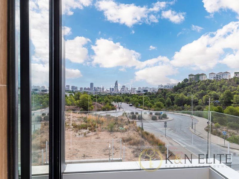 Foto 08b39ee7-cc71-443d-90da-6811bf9fffa0. Casa amb aparcament piscina a balcón de Finestrat-terra marina Finestrat