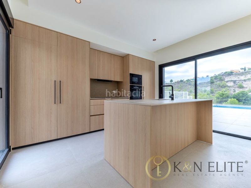 Foto 1bb01b08-cee8-4ab6-acc6-8da505e219ea. Casa amb aparcament piscina a balcón de Finestrat-terra marina Finestrat