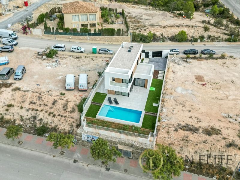 Foto 232f6665-67cd-450e-9ff4-0dd5a24afde8. Casa amb aparcament piscina a balcón de Finestrat-terra marina Finestrat