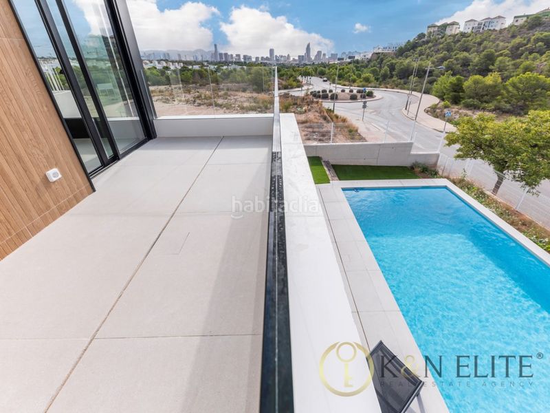 Foto 818a4e4b-36cc-4cc9-944b-dcd8e754172a. Casa amb aparcament piscina a balcón de Finestrat-terra marina Finestrat