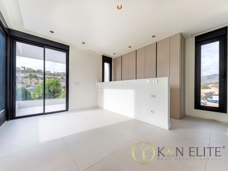 Foto 9995a254-ad92-4c30-a75e-3c7f63369780. Casa amb aparcament piscina a balcón de Finestrat-terra marina Finestrat