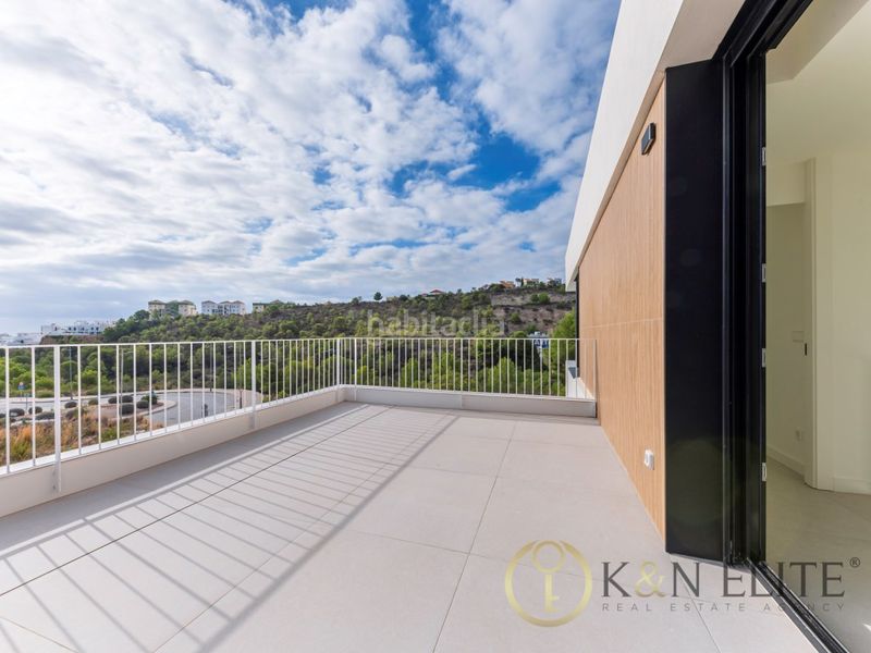 Foto ad3a68ca-bd1c-462c-a444-b49b5697bad7. Casa amb aparcament piscina a balcón de Finestrat-terra marina Finestrat