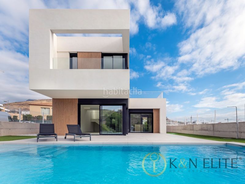 Foto b0d54773-e4cb-4cca-b44f-7b390dfe0004. Casa amb aparcament piscina a balcón de Finestrat-terra marina Finestrat