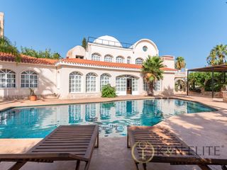 Location Maison  Avinguda de la albufereta. Majestuosa villa en un entorno privilegiado de vistahermosa
