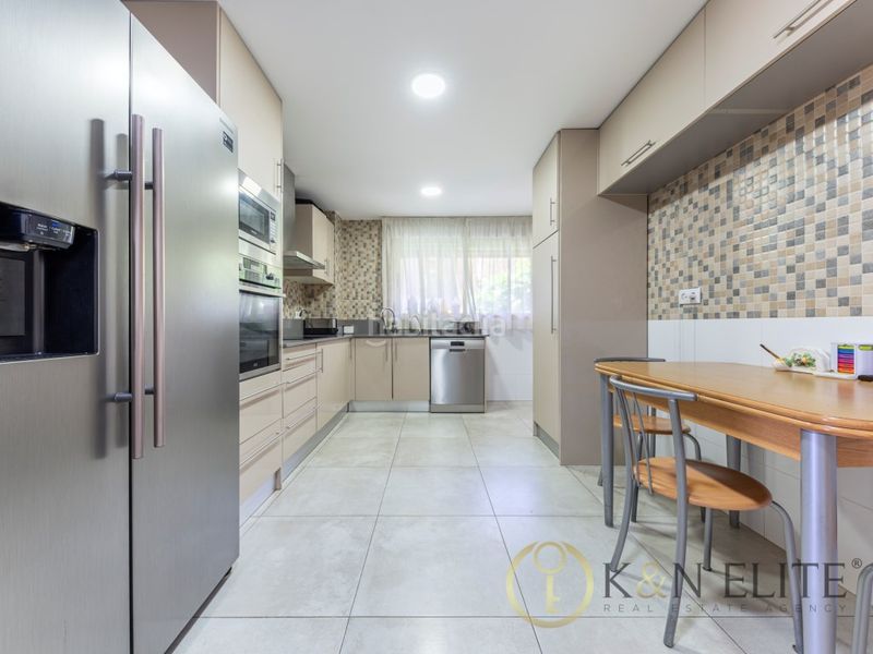 Foto 210c5f4c-16e0-4216-9c54-bf79262d5ed8. Pis amb aparcament a Ensanche-Diputación Alicante